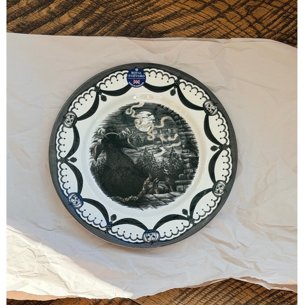 Royal Stafford Halloween Wicked Witch Guardian Ceramic Dinner Plate 11in England